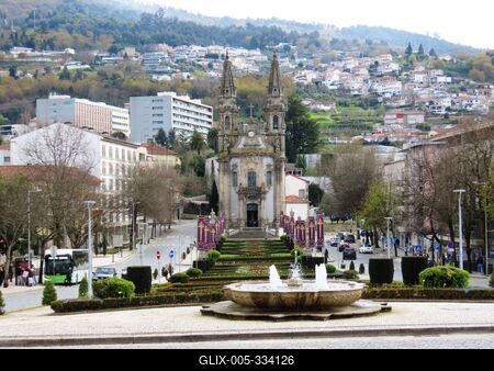 View of Guimarães with the Basilica of São Torcato - Portugal-stock-foto
