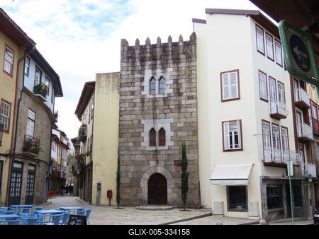 Guimarães - Almadas torony -XIII. sz - Portugal-stock-foto