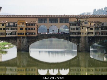 Ponte Veccjio - Arno river - Florence - Italy - Firenze-stock-foto