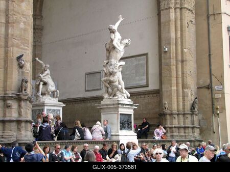 Loggia dei Lanzi - Girenze - Florence - Rape of the Sabine Women-stock-foto
