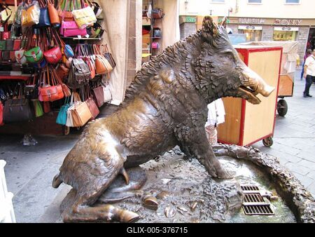 The Pig Fountain - Florence - A source of prosperity-stock-foto