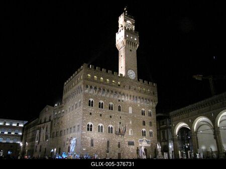 Palazzo Vecchio by Night - Florence-stock-foto