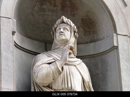 Statue of Grancesco Petrarca - Florence - Firenze - Uffizi Gallery-stock-foto