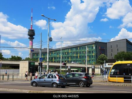 Budapest - Üllői street - TV tower - BDO financial consultation company-stock-foto