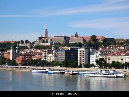 The Castle Hill in Buda - Danube -  Fisherman's Bastion-stock-foto