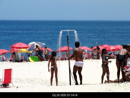 Rio de Janeiro, 25 January 2012Bathers and sunbathwers at Leblon Beach.Napoz?k ?s strandol?k a Leblon parton.-stock-foto