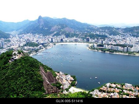 Rio dde Janeiro, 25 January 2018The Botafogo Bay and the Botafogo neighborhoods, to the right the Flamengo, to the left Corcovado Hill, below Urca.A Botafogo ?b?l balra a Botafogo v?rosr?szzel, jobbra a Flamengo v?rosr?sszel, balra fent  a Corcovado hegy, alul az Urca v?rosr?sz.-stock-foto