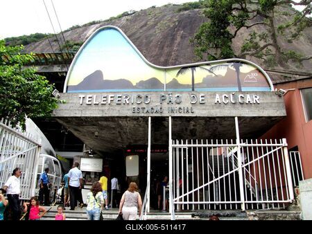 Rio de Janeiro, 25 January 2018The teerminal of the Cableway taking to the Sugar Glass Hill.A Cukors?veg (Pao de Acucar) hegyre viv? dr?tk?t?lp?lya (Bondinho) kiindul? ?llom?sa.-stock-foto