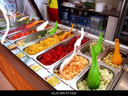 Rio de Janeiro, 25 January 2018Tropical fruits salads in a buffet of Urca Mount.Feldarabolt tr?pusi gy?m?lcs az Urca hegy b?f?j?ben.-stock-foto