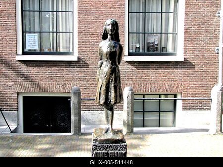 Anna Frank Statue - Amsterdam-stock-foto