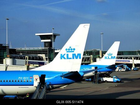 KLM - Dutch Airline aircrafts - Schipol Airport-stock-foto