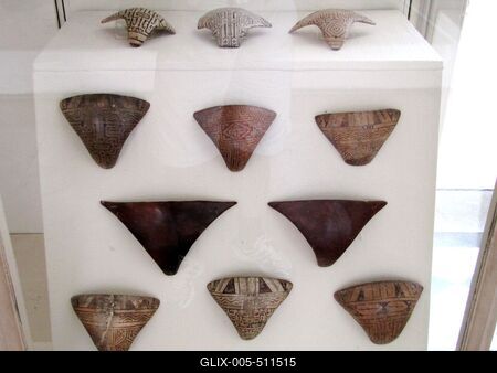 Rio de Janeiro, 25 January 2012. Women's goggles from the 5th century AC, on Marajo Island.N?i szem?remfed?k az id?sz?m?t?s ut?ni V. sz?zadb?l, Maraj? szigetr?l.-stock-foto