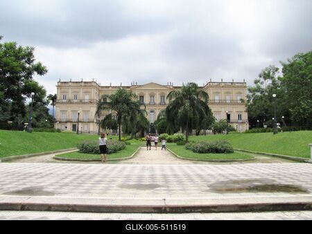 Rio de Janeiro, 25 January 2012.The National Museum of Brasil in Rio de Janeiro Imperial Palace. Partcularly reach its collection of Dinosaurus and Palenteology and Ethnology. It hosts the oldest skeletal find of Latin America, the Luzia.A brazil cs?sz?ri palota, a Sao Cristovao (Szent Krist?f) Rio de Janeiro Sao Cristovao ker?let?ben, a Boa Vista birtokon. A XVIII. sz?zadban ?p?lt klasszicista st?lusban. Itt lakott I. P?ter, aki a portug?l tr?n helyett a brazilt v?lasztotta, majd ut?dja, II.P?ter is. 1818 ?ta a brazil nemzeti m?zeumnak ad otthont. K?l?n?sen gazdag dinoszaurusz ?s etnol?giai gy?jtem?nye. Itt tal?lhat? az amerikai f?ldr?szen lelt leg?sibb emberi csontv?z, a Luzia.-stock-foto