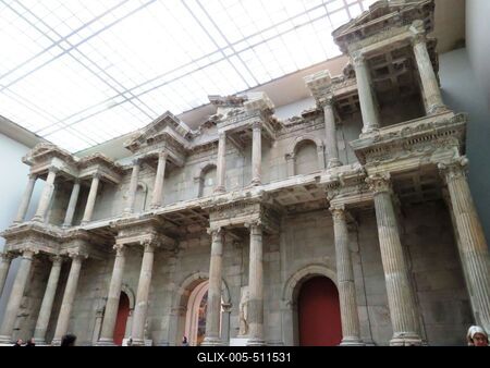 Berlin, 23 March 2018The marble Market Gate of Miletus built in 100 AD.A mil?toszi piac m?rv?ny kapu?p?tm?nye. Krisztus ut?n (id?sz?m?t?sunk szerint) 100-b?l sz?rmazik.-stock-foto