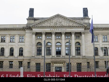 Berlin, 24 March 2018The Bundesrat, the legislative body that represents the sixteen L?nder (federated states) of Germany at the national level.A Bundestag, a n?met t?rv?nyhoz?s int?zm?nye, amely a 16 sz?vets?gi ?llam megjelen?t?s?re hivatott.-stock-foto