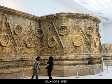 Berlin, 23 March 2018 The ruins of the Palace of Mshatta (Jordan) from the 7th Century AD.A mshattai (Jord?nia) palota homlokzat?nak t?red?ke a Krisztus ut?ni (id?sz?m?t?sunk szerinti) VII. sz-b?l. II. Umajjad al-Walid kalifa uralkod?sa alatt ?p?lt.-stock-foto