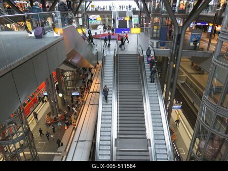 Berlin, 23 March 2018Berlin-main Railway Station's interior..A berlini F?p?lyaudvar, a Hauptbahnhof belseje.-stock-foto
