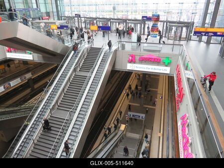 Berlin, 23 March 2018Berlin-main Railway Station's interior..A berlini F?p?lyaudvar, a Hauptbahnhof belseje.-stock-foto