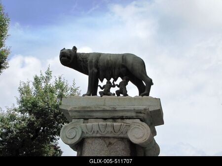 Rome - Wolf statue with Romulus and Remus-stock-foto