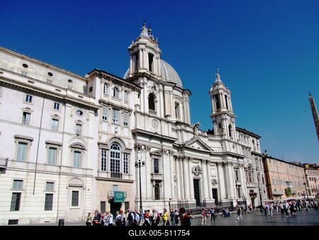 Rome - Navona Square - Sant'Agnese in Agone Church-stock-foto