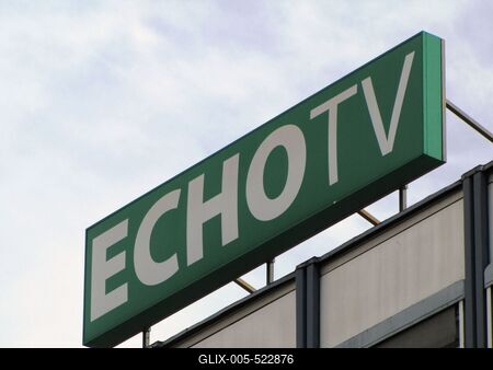 Budapest, 6 August 2016The Echo TV emblem on the building of its headquarters.Az Echo TV c?gneve a XIV. ker. Th?k?ly ?t 105-107. sz. alatti ?p?let?nek homlokzat?n.-stock-foto