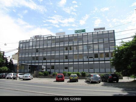 Budapest, 6 August 2016The building of the editorial office of Echo TV and Magyar H?rlap.Az Echo TV ?s a Magyar H?rlap szerkeszt?s?g?nek ?p?lete a XIV. ker. Th?k?ly ?t 105-107. sz. alatt.-stock-foto