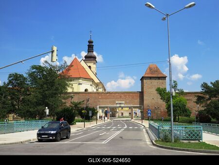 Trnava (Nagyszombat), 27 May 2018The City Walls and Gate (16th Century) and the St. Jacob's Church.A v?rosfal.?s kapuja (XVI. sz.) ?s a Szent Jakab templom.-stock-foto