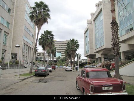 Havana, 25 January 2015Modern residential, commercial and hotel zone of Havana Miramar district.Modern lak?-, kereskedelmi ?s sz?lloda negyed Havanna Miramar ker?let?ben.-stock-foto