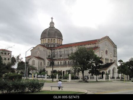 Havana, 25 January 2015The Jesus of Miramar Chuirch of Miramar.A Jesus de Miramar templom Havanna Miramar ker?let?ben. 1953-ban ?p?lt fel  Eugenio Cosculluela y Barreras tervei szerint neorom?n-biz?nci st?lusban. Kuba m?sodik lergnagyobb temploma.-stock-foto