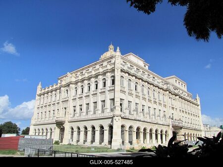 Havana, 26 January 2015The Musem of the Revolution.A Forradalom M?zeum?nak (Museo de la Revoluci?n) ?p?lete. A palota egykor a k?zt?rsas?gi eln?k hivatal volt.-stock-foto