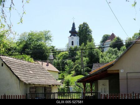 Als?pet?ny, 13 May 2018View of Als?pet?ny with the Catholic Church.Als?pet?ny l?tk?pe a katolikus templommal.-stock-foto