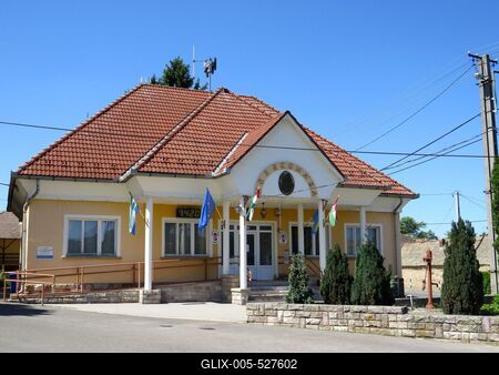 Romh?ny, 13 May 2018The Village Hall of Romh?ny (Northern Hungary).A romh?nyi k?zs?gh?za.-stock-foto
