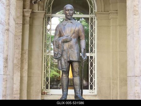 Statue of Hungarian physicist Eötvös Loránd - Budapest - University named after him-stock-foto