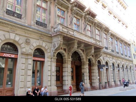 Budapest - Ybl Palace - Architecture-stock-foto