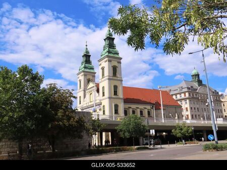 Downtown Church - Budapest-stock-foto