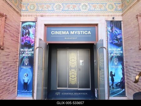 Cinema Mystica - Budapest - Immersive digital art experience-stock-foto