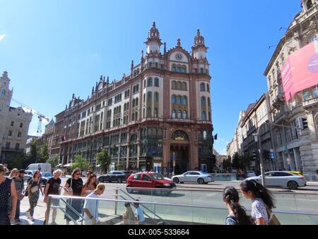 Ferenciek Square in downtown - Budapest-stock-foto