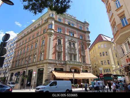 Detail of the city center with the Central Café - Budapest-stock-foto