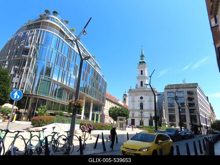 Szervita Square in downtown Budapest-stock-foto