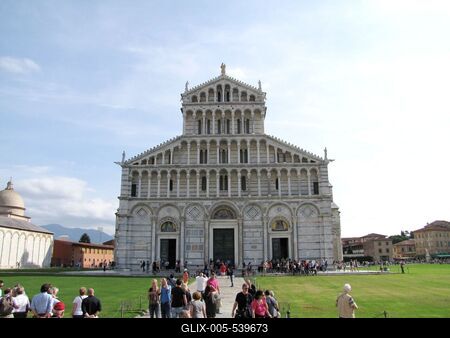 Pisa - Cathedral in the Square of Miracles - Italy-stock-foto
