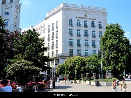 Budapest - Al Habtoor Palace Luxury Hotel - Deák Square-stock-foto
