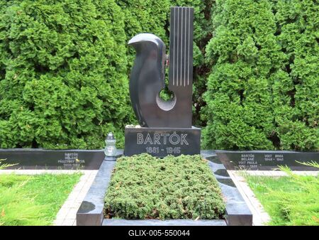 Grave of Hungarian composer Béla Bartók in the Farkasrét cemetery - Budapest-stock-foto