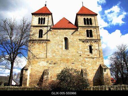 ?csa, 2010. m?rcius 14.?csa XIII. sz?zad k?zep?n ?p?lt, ?s mindm?ig eredeti ?llapot?t ?rz? rom?n st?lus? bazilik?ja.-stock-foto