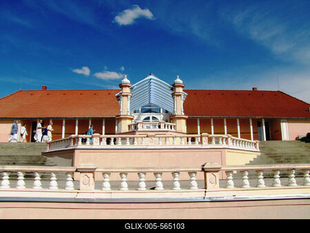 Somogyv?mos, 2012. m?jus 6.A Krisna v?lgyi indiai kultur?lis k?zpont ?s biofarm k?zponti ?p?lete ?s szent?lye. A Magyar Krisna tudat? H?v?k K?z?ss?ge hindu hagyom?nyok szerint alak?totta ki a telepet. Tan?t?saik az emberi b?lkcsess?g ?si szent k?nyvein, a V?d?kon alapulnak. F?ldjeiken biogazd?lkod?st folytatnak.-stock-foto