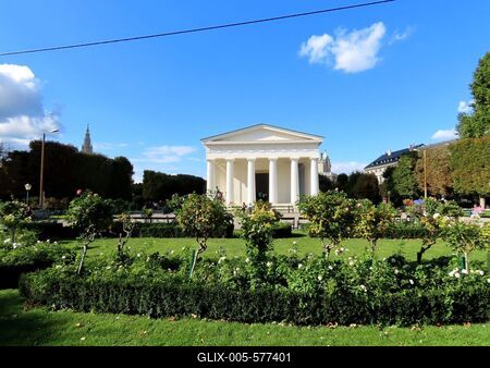 Vienna - The Theseus church in Burg Park-stock-foto