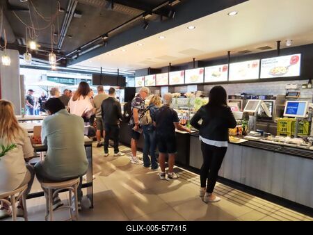 Vienna - Guests at the Kärntner Straße Nord See restaurant-stock-foto