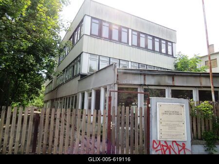Budapest, 24 August 2017The K?z?p-Buda Civil Protection Center building.A Koz?p-Budai V?delmi Centrum nev? polg?ri v?delmi k?zpont a f?v?ros XII. ker?let?ben.-stock-foto