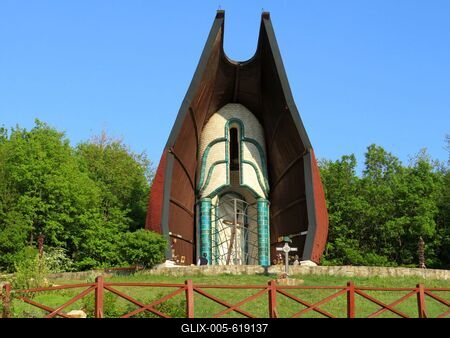 P?kozd, 30 April 2017Monument to the memory of the Battle et Don of WWII.A p?kozdi doni eml?km?. A II. vil?gh?bor? doni csat?j?ban elesettek eml?k?re. Korompai P?ter ?s Szab? Tam?s 1994-ben k?sz?lt alkot?sa.-stock-foto