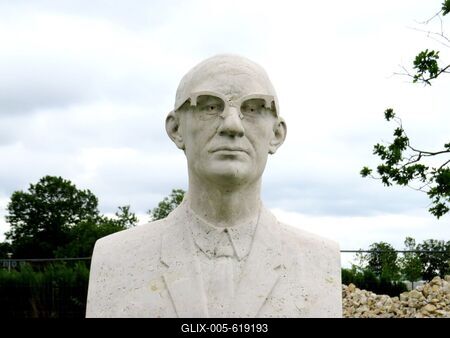 Bust of ornithologist Radetzky Jenő - Agárd - Hungary-stock-foto