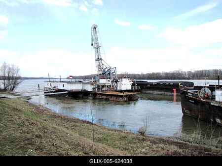 Dunaújváros - Hungary - Pier - Danube river-stock-foto